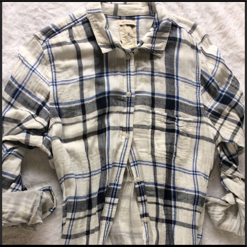 ⬇️⬇️American Eagle Button down⬇️